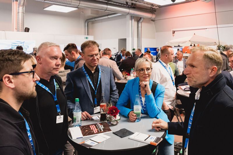 Wie machen Sie das? Und Sie? Der Erfahrungsaustausch bzw. das Networking ist einer der zentralen Bausteine der Fachtagung, von dem die Teilnehmer und Teinehmerinnen profitieren. (Bild: Stefan Bausenwein)