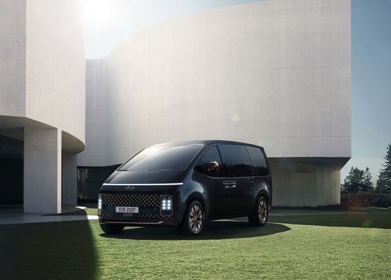 Der Hyundai Staria hat eine starke Konkurrenz: Er tritt gegen VW Multivan & Co. an Der Hyundai Staria hat eine starke Konkurrenz: Er tritt gegen VW Multivan & Co. an