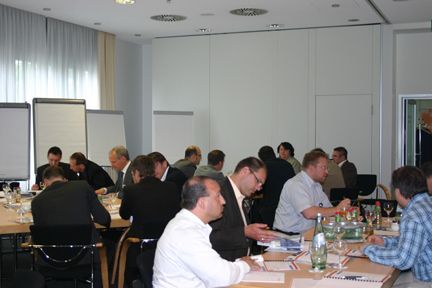 …als auch Teamfähigkeit gefordert. (Archiv: Vogel Business Media)