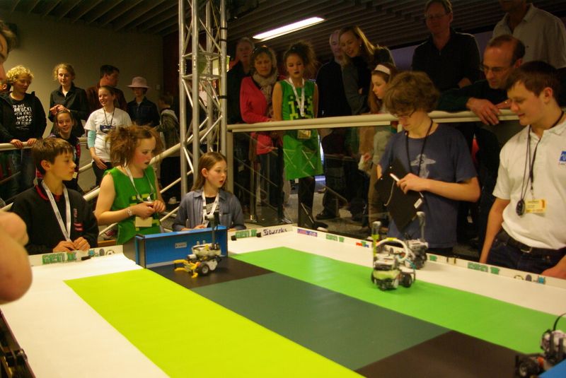 Auch andernorts sorgen die Robocup-Wettbewerbe für Spannung. (Bild: Flickr/Samuel Mann)
