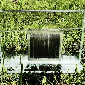 Das Photosynthese-System der Jülicher Solarzellenforscher ist kompakt und in sich geschlossen. Aufgrund des flexiblen Designs lässt es sich beliebig erweitern. Das Konzept ist für jede Dünnschicht-Photovoltaik-Technologie und verschiedene Elektrolysearten anwendbar.