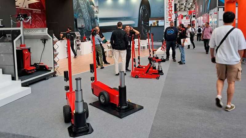 Die Messe rühmt sich, innovative Lösungen und Produkte für den Werkstattbereich zu zeigen. (Bild: Doris S. Pfaff - VCG)