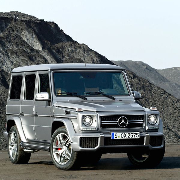 ... blickt aber gieriger in die Welt.Auffällig sind die großen Lufteinlässe für die beiden AMG-Triebwerke: Ein Achtzylinder-Biturbo sowie der G 65 AMG mit Zwölfzylinder-Biturbo. (Mercedes-Benz)