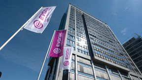 Evonik-Fahnen vor Headquarter (Symbolbild) (Bild: Evonik)