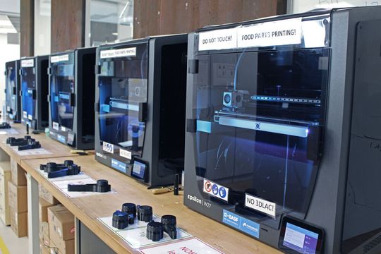 Mithilfe der 3D-Drucktechnologie ermöglicht Replique den OEMs, ihren Kunden Teile anzubieten – auf Anfrage, wann und wo sie benötigt werden.(Bild:  Replique)