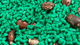 Plastic from recycling or renewable raw materials: an alternative to lower the CO2 footprint. (Image:Stefanie Michel)