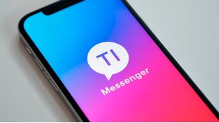 Der TI-Messenger ermöglicht eine sichere Echtzeit-Kommunikation für alle Gesundheitsberufe. (Bild: KI-generiert)