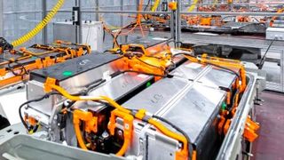 Das neue Öl! Moderne Batterien, die besonders leistungsfähig sein sollen, brauchen Lithium. Besonders viel davon steckt in Batterien für Elektroautos. Doch die Welt bewege sich aufgrund der steigenden Nachfrage durch die Elektromobilität unaufhaltsam auf einen Mangel an Lithium zu ... (Bild: Battex)