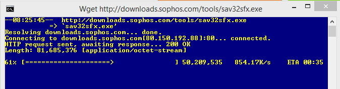 Nach der Auswahl der ersten Scan-Engine, in diesem Beispiel Sophos, beginnt das Tool, die neusten Daten vom Hersteller der Engine herunterzuladen. Erst danach lassen sich Rechner scannen. Der entsprechende PC muss also eine Verbindung zum Internet haben. (Bild: Thomas Joos)