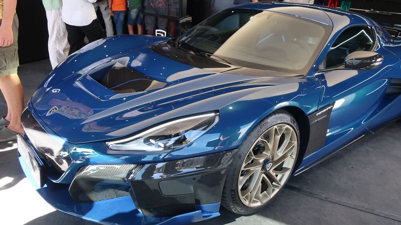 Keine echte Neuheit, aber doch eine Seltenheit ist der Rimac Nevera. (Bild: Grimm – VCG)