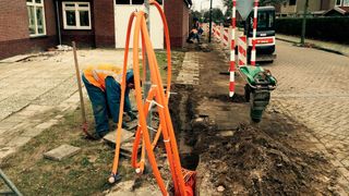 Mit Hilfe eines Partners plant die Deutsche Telekom bis 2028 vier Millionen zusätzliche Haushalte mit Glasfasernetzanschlüssen zu versorgen. Sie kommen zu dem bislang geplanten Ziel von 10 Millionen Glasfaser-Haushalten bis 2024 hinzu.  (gemeinfrei)