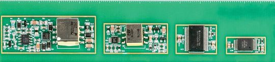 Bild 2:  Weiterentwicklung isolierter Bias-Stromversorgungen von links nach rechts.(Bild:  Texas Instruments)