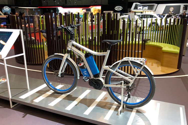 Linde ersetzt beim H2-Bike die Batterie durch eine Mini-Brennstoffzelle, die ihren Wasserstoff-Vorrat für rund 100 Kilometer Reichweite aus einer kleinen Kartusche bezieht. (Bild: sp-x)