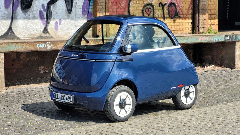 Der Microlino soll mit einer selbsttragenden Karosserie und Einzelradaufhängung punkten. (Bild: Wehner - Vogel Communication Group)