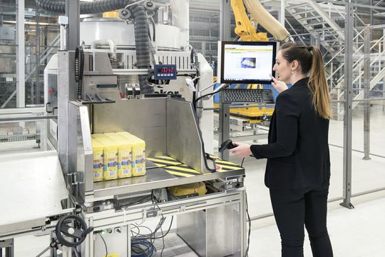 Die Möglichkeiten von künstlicher Intelligenz in der Intralogistik zeigt Dematic anhand des Dematic Automated Mixed Case Palletizing (AMCAP) System.(Quelle:  Dematic)