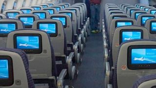 Einzigartig! Blick ins Innere einer Boeing 787 Dreamliner. Was bisher noch keiner geschafft hat, ist für Lufthansa Technik wahr geworden – hochoffizell dürfen die Hamburger die Boeing-Kabinen umbauen und die Änderungen behördlich abnehmen lassen, wie betont wird. (Bild: Boeing)