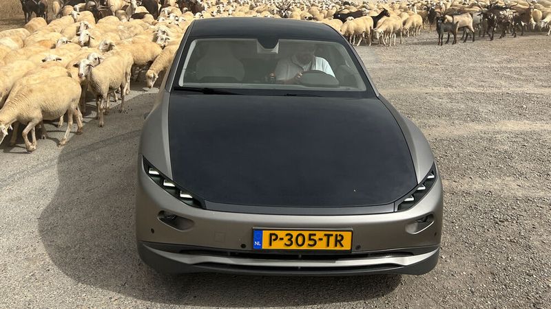 Der gut fünf Meter lange Lightyear Zero gehört zu den ersten Solarautos der Welt. (Bild: Lightyear)