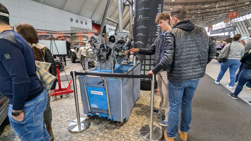 ...und interessierte sich sichtlich für die Technik vergangener Epochen. (Bild: Dominsky – VCG)
