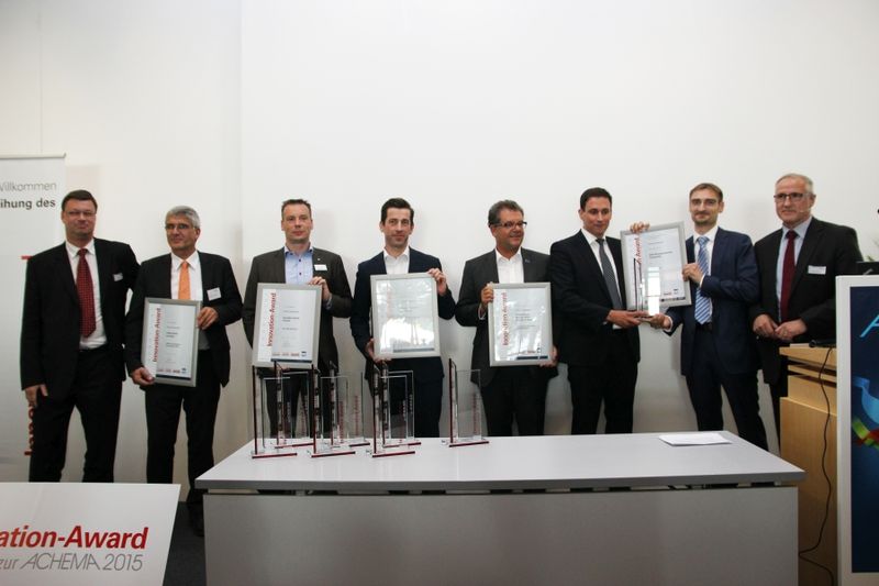 Die Gewinner und Short-List Kandidaten der Kategorie „Pumpen/Kompressoren“ (von links nach rechts): Dr. Jörg Kempf, Dr. Martin Fiedler/LEWA, Ingo Landwehr/Grundfos, Rainer Kech/ProMinent, Hans-Milo Halhuber/Wangen, Nico Gitz/KSB, Christoph Emde/KSB und Gerd Kielburger. (Bild: Schäffner/PROCESS)