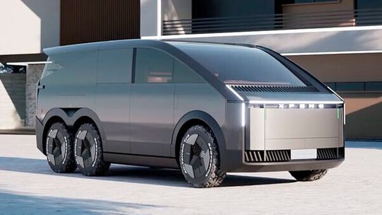 Im geschlossenen Heck bietet das Konzeptfahrzeug eine Ladefläche, auf die ein kleines E-Vtol passt.(Bild:  Xpeng Aeroht)