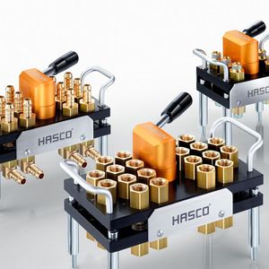 Die Hasco-Multikupplungen haben außerdem Zuwachs erhalten. Jetzt die auch die Systeme USA (ZI) und French (FRA) als offene oder auch geschlossene Ausführung mit Ventil zur Verfügung. Zusätzlich gibt es das leckagearme Multikupplungssystem nun exklusiv auch als HT-Variante.(Bild:  Hasco)