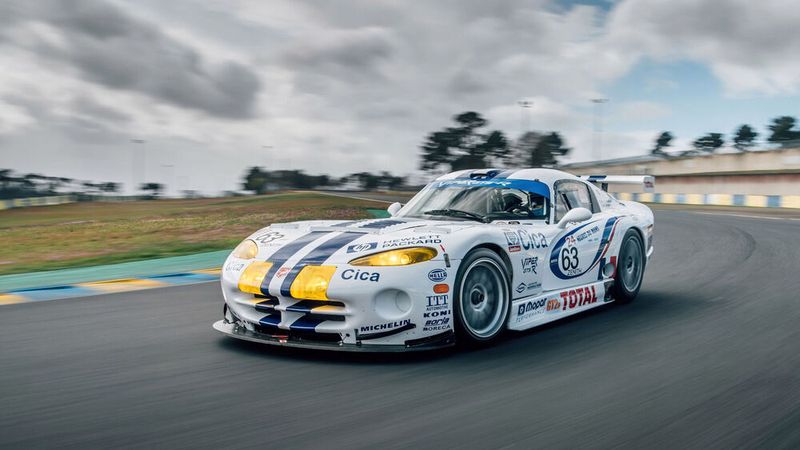 Die folgenden Fahrzeuge werden ebenfalls verauktioniert: 1996er Chrysler (Dodge) Viper GTS-R (Schätzwert: 600.000 bis 700.000 Euro) (Bild: Autoren-Union Mobilität/RM Sotheby's)