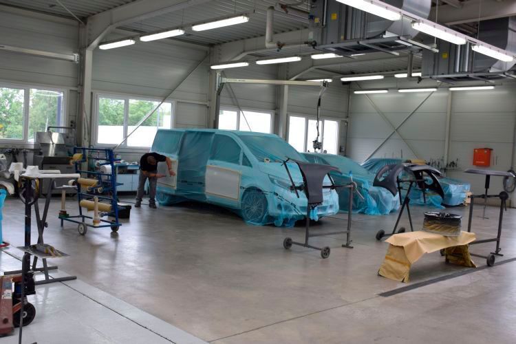 Das neue Karosserie- und Lackzentrum steht allen Fahrzeugmarken zur Verfügung. (Rubbel)
