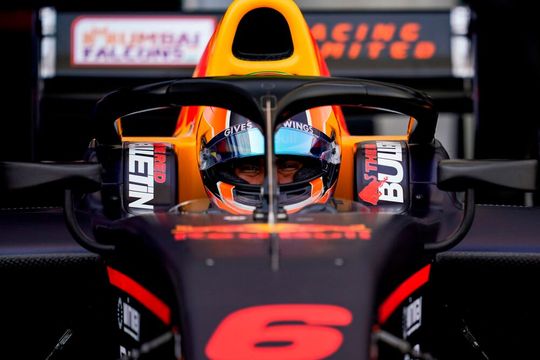 Bei Carlin ist man überzeugt: Der entscheidene Hebel für Erfolg auf der Rennstrecke ist das Vertrausen der Fahrer in ihre Fahrzeuge. Gut, dass Simulation dieses stärkt. (Bild:  Carlin)