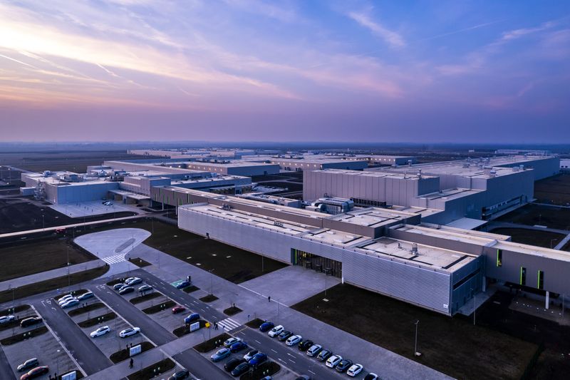 Ab Ende 2025 soll aus dem ungarischen BMW-Werk in Debrecen der iX3 in Serie rollen. (Bild: BMW)