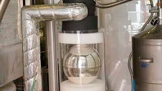 Der Systemdemonstrator am ZSW in Stuttgart erzeugt mittels Elektrizität aus erneuerbaren Energien synthetisches flüssiges Methan aus Wasserstoff und Luft. (ZSW, Ellen Klose)