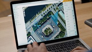 Laptop IT BUSINESS.png (AXIS Communications GmbH)