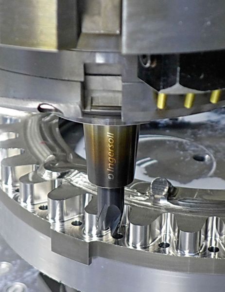 Vollkeramik-Speedfräser, 20 mm Durchmesser, im Einsatz bei der Bearbeitung des Turbinenbauteils aus Inconel-718. (Ingersoll)