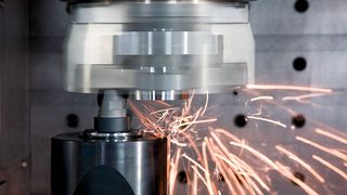 Das Weisser-Rotationsdrehen erzeugt fein bearbeitete, drallfreie Finishoberflächen und erfüllt höchste Genauigkeitsanforderungen beim Außen-, Innen- und Plandrehen.  (Bild: Weisser)