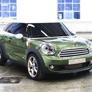 Mini Paceman: Der attraktive „Tempomacher“ ist vordergründig nur ein Schaustück zur Feier von zehn Jahren neuer Mini. Doch gibt der sportliche Ableger des Countryman einen sehr konkreten Ausblick auf das, was auf der neuen Plattform noch so alles möglich ist.