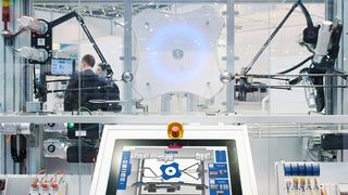 Die vorgedachten Lösungen von Lenze erleichtern den Maschinenbauern die Realisierung von Maschinenkonzepten und verschaffen ihnen Freiräume für die Alleinstellungsmerkmale der Maschine. (Bild: Lenze)
