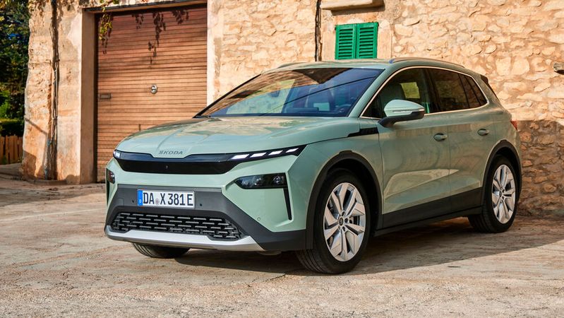 Grün ist als Lackfarbe bei Neuwagen im Kommen – nicht nur bei Skoda. Doch im Gesamtmarkt bleiben die bunten Farben in der Minderheit.(Bild:  Skoda/Ivo Hercik)