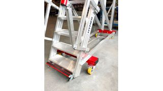 Mobile platform stairs with selectable braking systems for customised safety protection. (Source: Hymer)