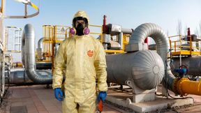 Dupont Tychem 6000 SFR ist ein leichter Schutzanzug mit Kapuze, der Arbeiter in schwierigen Umgebungen vor verschiedenen chemischen Gefahren und Stichflammen schützen soll. (Bild: Dupont)