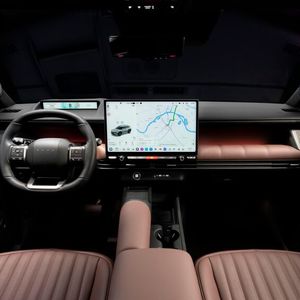 Der Innenraum ist auffallend wohnlich eingerichtet.(Bild:  Hyundai)
