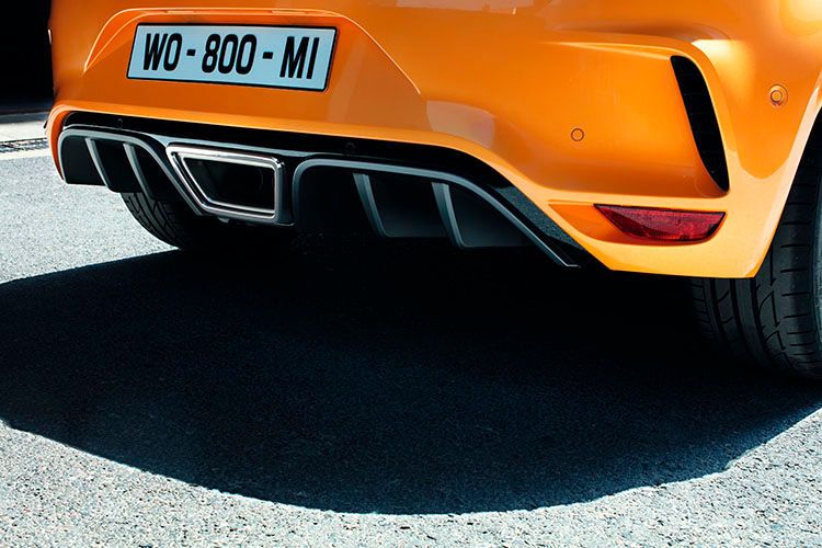 Das mittige Endrohr hatte schon der Vorgänger getragen. (Renault)