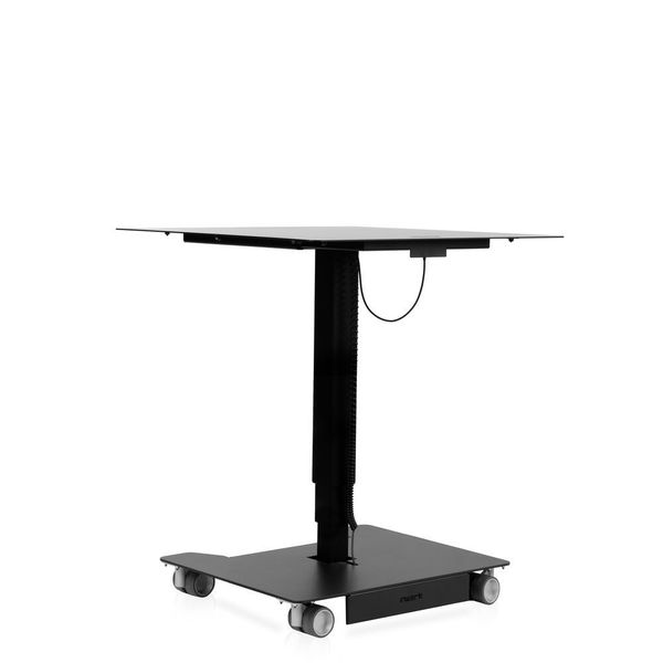 Inwerk hat den Steh-Sitz-Tisch Turn Table für das Homeoffice auf den Markt gebracht. Der Tisch ist mit 70 cm x 70 cm kompakt und trotzdem elektrisch höhenverstellbar.  (Inwerk)