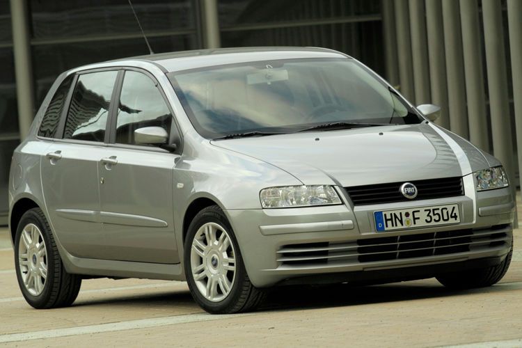 Platz vier teilten sich zwei italienische Modelle. Käufer, die im vergangenen Jahr über das Vergleichsportal einen Fiat Stilo ... (Fiat)