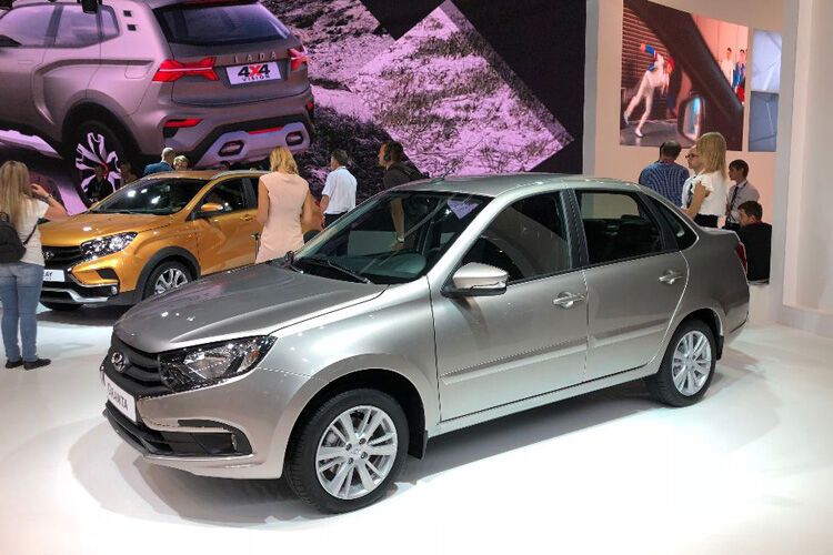 Der für unsere Augen etwas bieder wirkende Granta bietet eine ganze Modellfamilie mit fünf Versionen, vom Stufenheck (Foto) über den Kombi bis hin zum SUV. (Bild: sp-x)