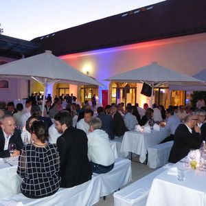 Die Nacht der Industriekommunikation powered by Evalanche bietet einen stilvollen Ausklang des hochkarätigen Events und viel Gelegenheit zum werthaltigen Austausch unter Branchenkollegen.