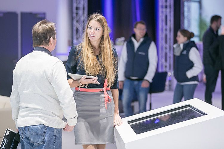 Die Gäste informierten sich über die Besonderheiten des ambitionierten Projekts. (Foto: Hyundai)