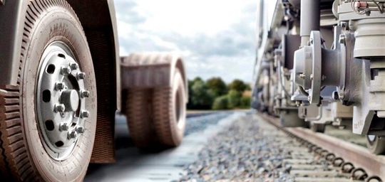 Ein jahrelanger Streit ist zu einem guten Ende gekommen! Denn der Lkw- und Schienenfahrzeug-Bremsenspezialist Knorr-Bremse hat Bosch jetzt die Anteile am Nutzfahrzeug-Geschäft für Europa und Japan abgekauft.(Bild:  Knorr-Bremse)