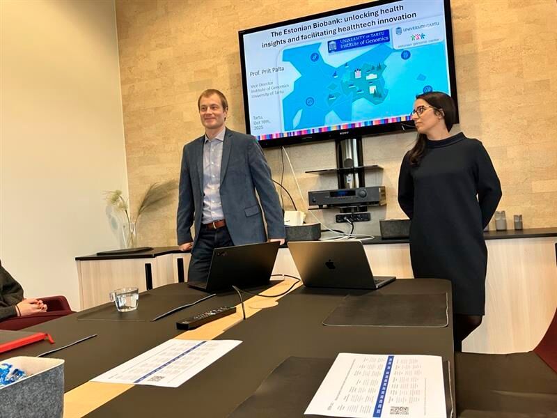 Lili Milani (rechts) ist Leiterin der Estnischen Biobank und Professorin für Pharmakogenetik.  (Bild: © Serina Sonsalla)