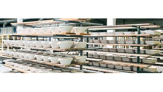 Das Brennen von Tellern und Tassen verbraucht viel Energie. Mit einer modularen Energiedatenerfassung kann der Verbrauch deutlich gesenkt werden. (Sebastian Ehrlich, Tema)