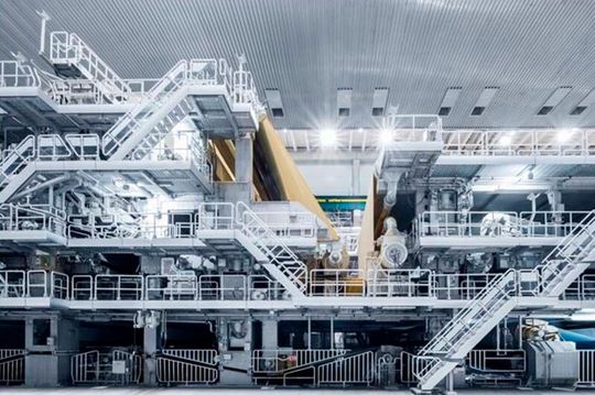 Edelstahl ist ein in der Papierindustrie gern genutzter Werkstoff, weil ihm so manche Unbilden in den Fabriken für Pappe, Papier & Co. wenig ausmachen. Hier ein Bericht dazu, warum Edelstahl dafür prädestiniert ist ...(Bild:  WZV / Voith)