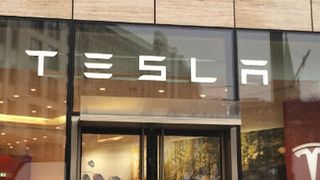 Der Nachschub an Tesla-Modellen stockt nach einem Brandanschlag. Die Fabrik in Grünheide steht still. (Bild: Tesla)